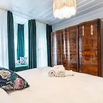 Historical 4-Br Home Steps From Besiktas Stadium & Bosphorus Views - Prime Nisantasi Location!