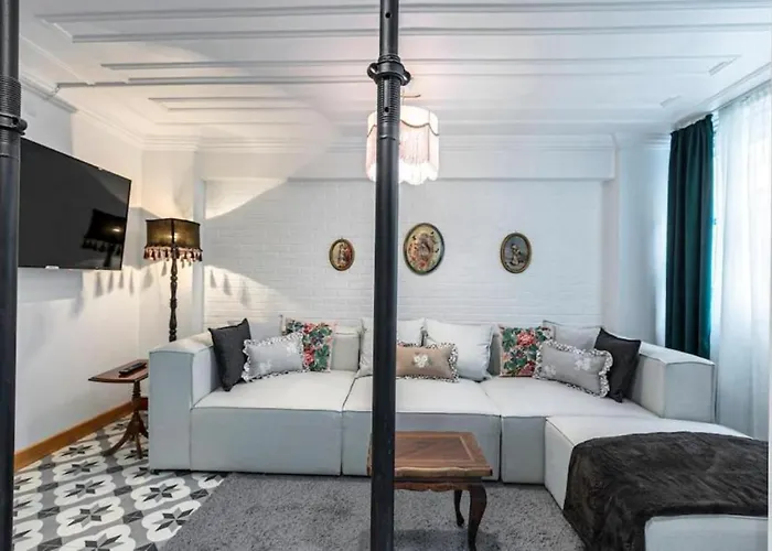 Historical 4-Br Home Steps From Besiktas Stadium & Bosphorus Views - Prime Nisantasi Location!