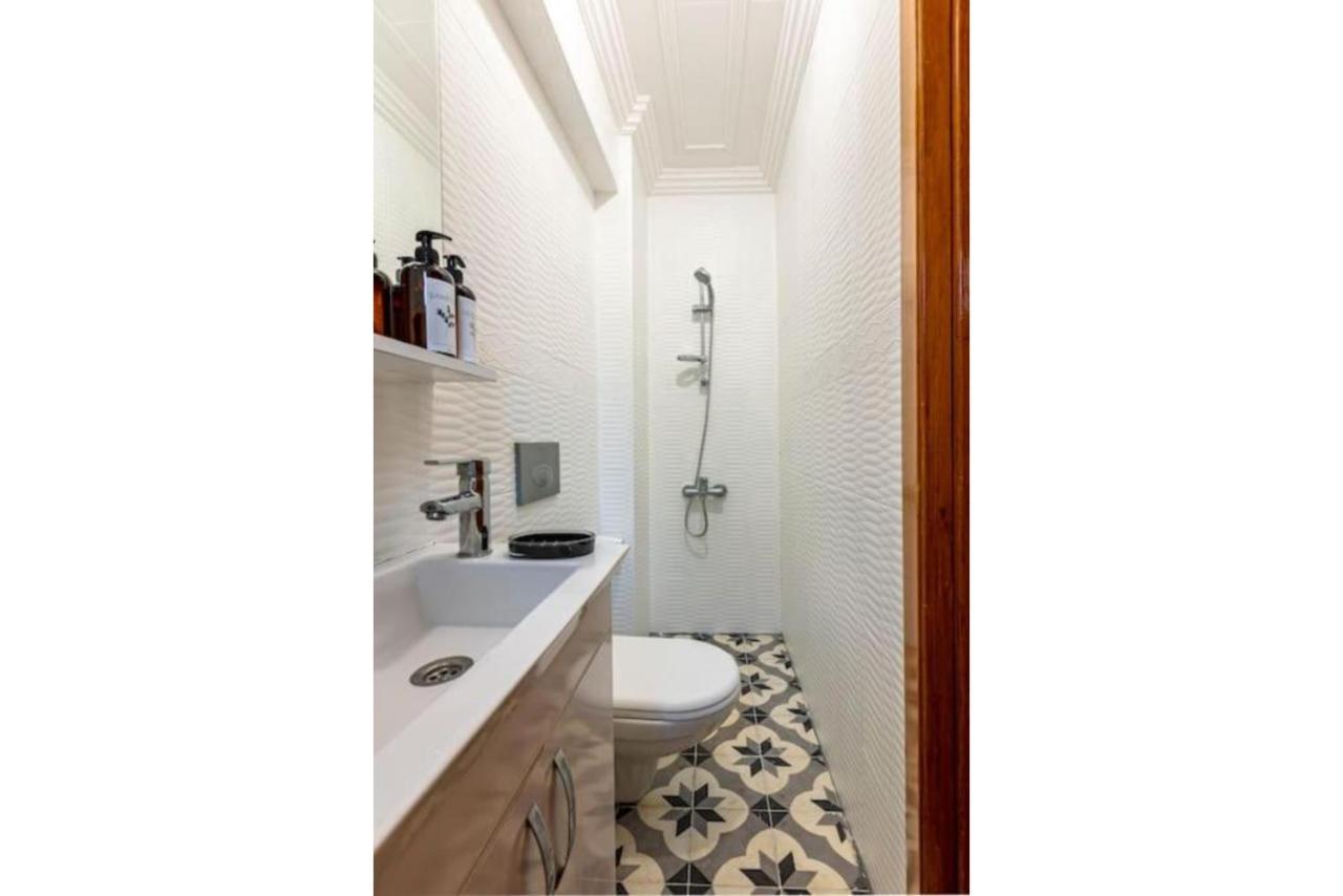 Appartement Historical 4-br Steps From Besiktas Stadium & Bosphorus Views - Prime Nisantasi Location!