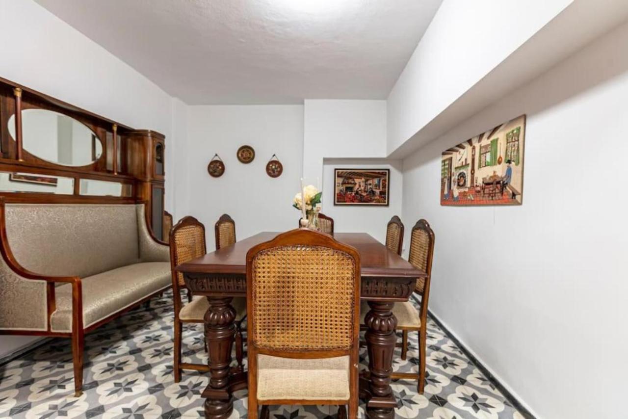 Appartement Historical 4-br Steps From Besiktas Stadium & Bosphorus Views - Prime Nisantasi Location! Istambul