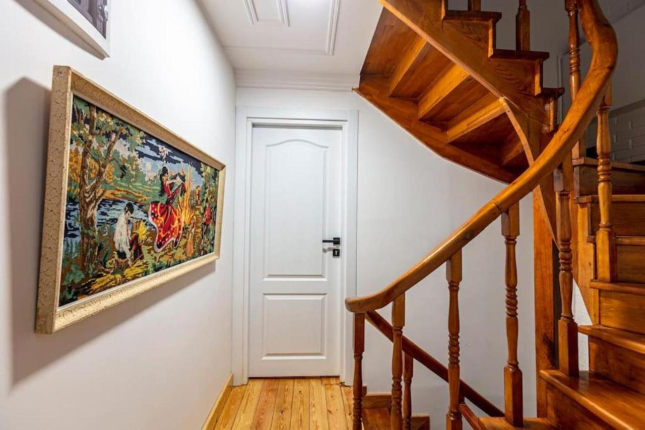 Historical 4-br Steps From Besiktas Stadium & Bosphorus Views - Prime Nisantasi Location! Istambul
