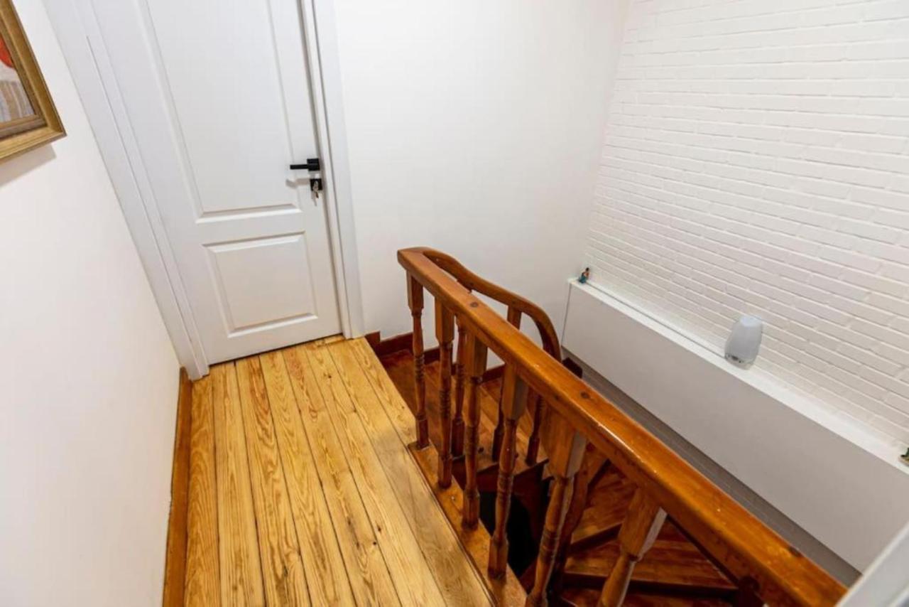 Historical 4-br Steps From Besiktas Stadium & Bosphorus Views - Prime Nisantasi Location! Appartement Istambul